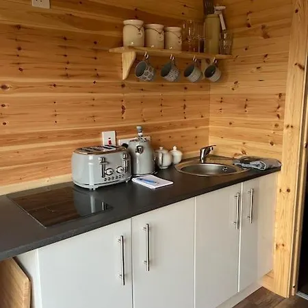 シャレー A Unique & Tranquil Smallholding Retreat レッドラス